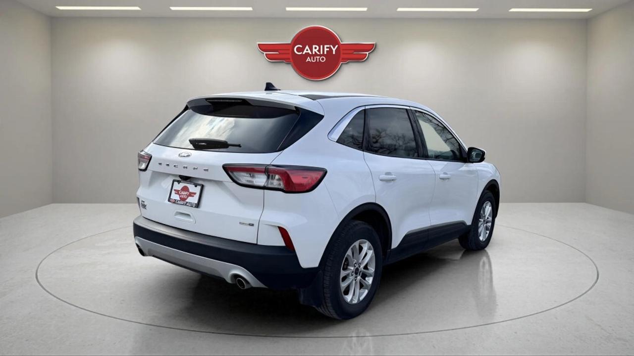 2020 Ford Escape SE  AWD Photo
