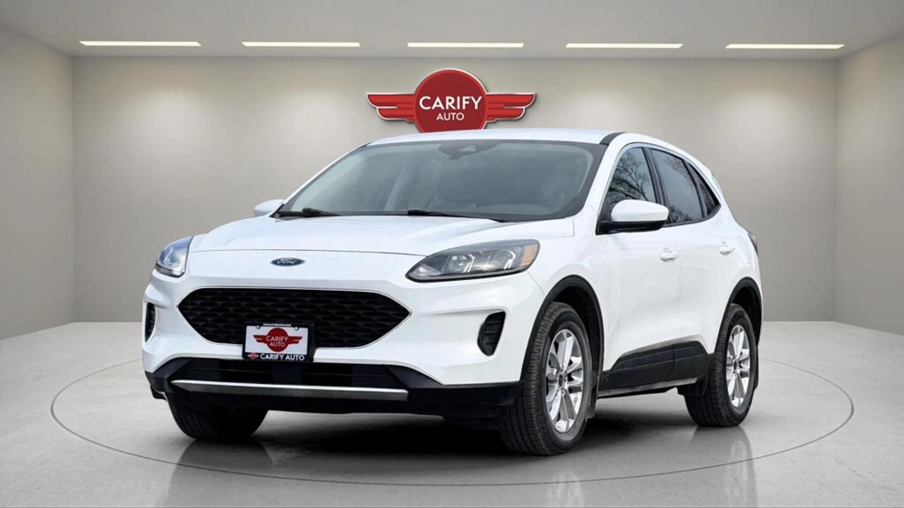 2020 Ford Escape SE  AWD Photo