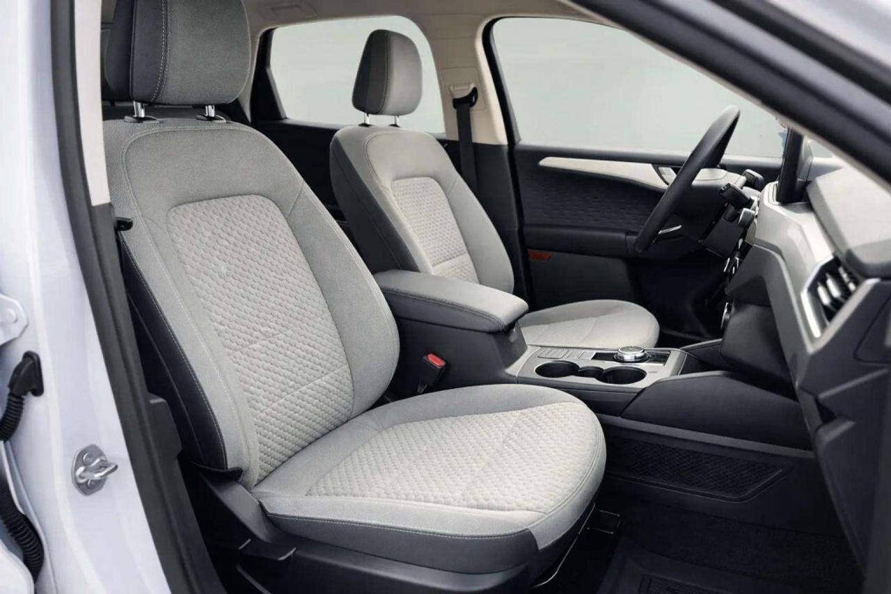 2020 Ford Escape SE  AWD Photo
