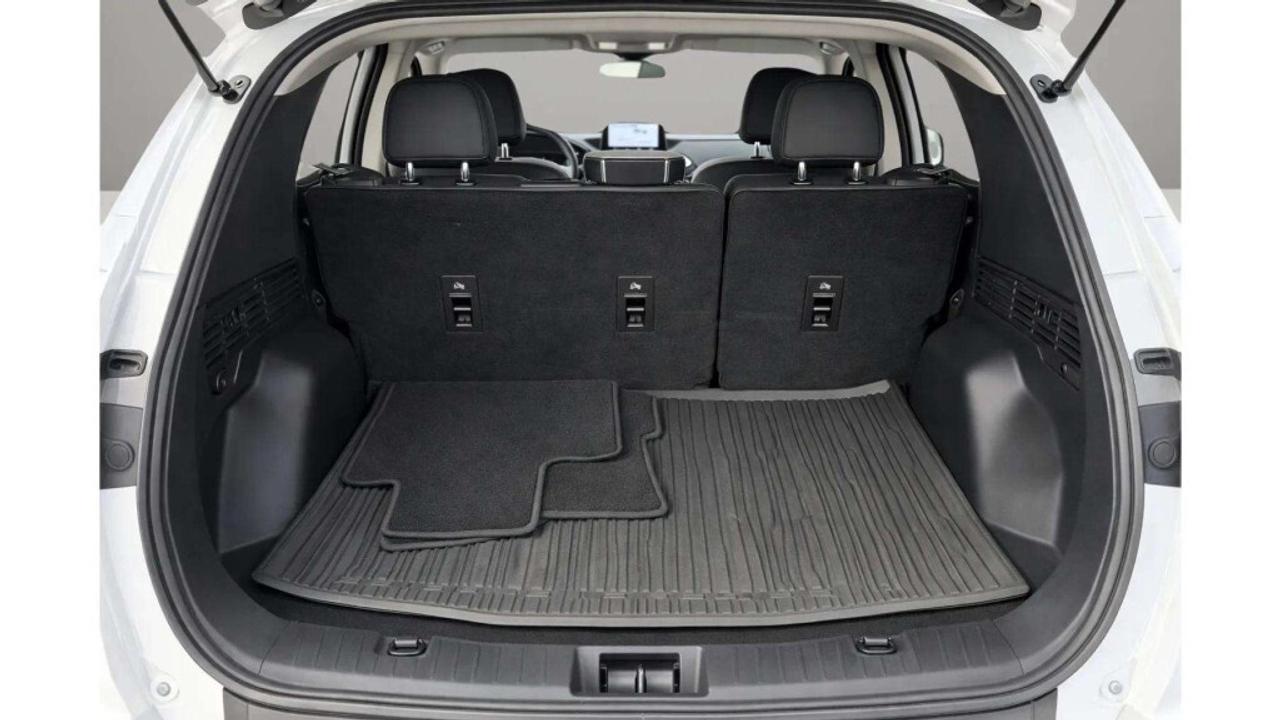 2020 Ford Escape SE  AWD Photo