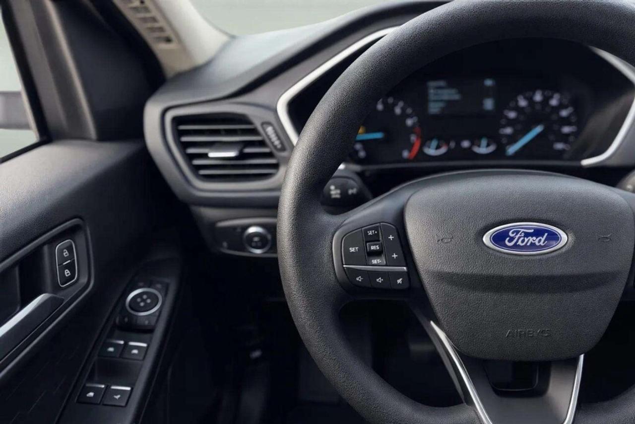 2020 Ford Escape SE  AWD Photo