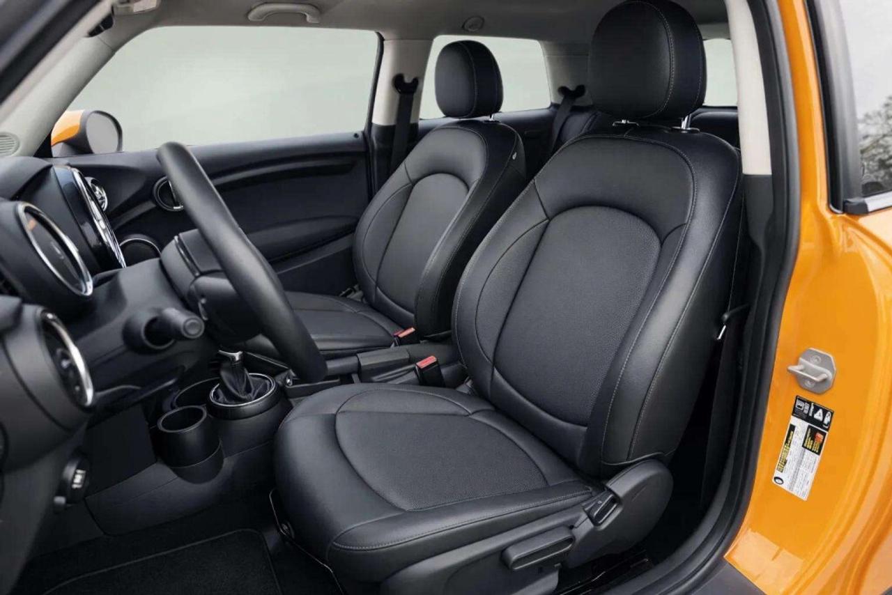 2015 MINI Cooper Hardtop 3 DOOR Photo