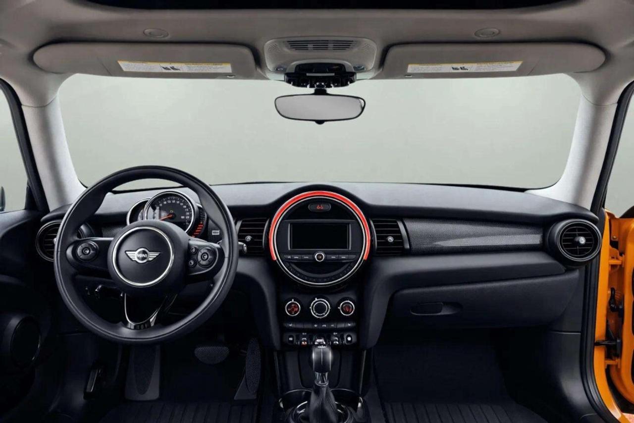 2015 MINI Cooper Hardtop 3 DOOR Photo