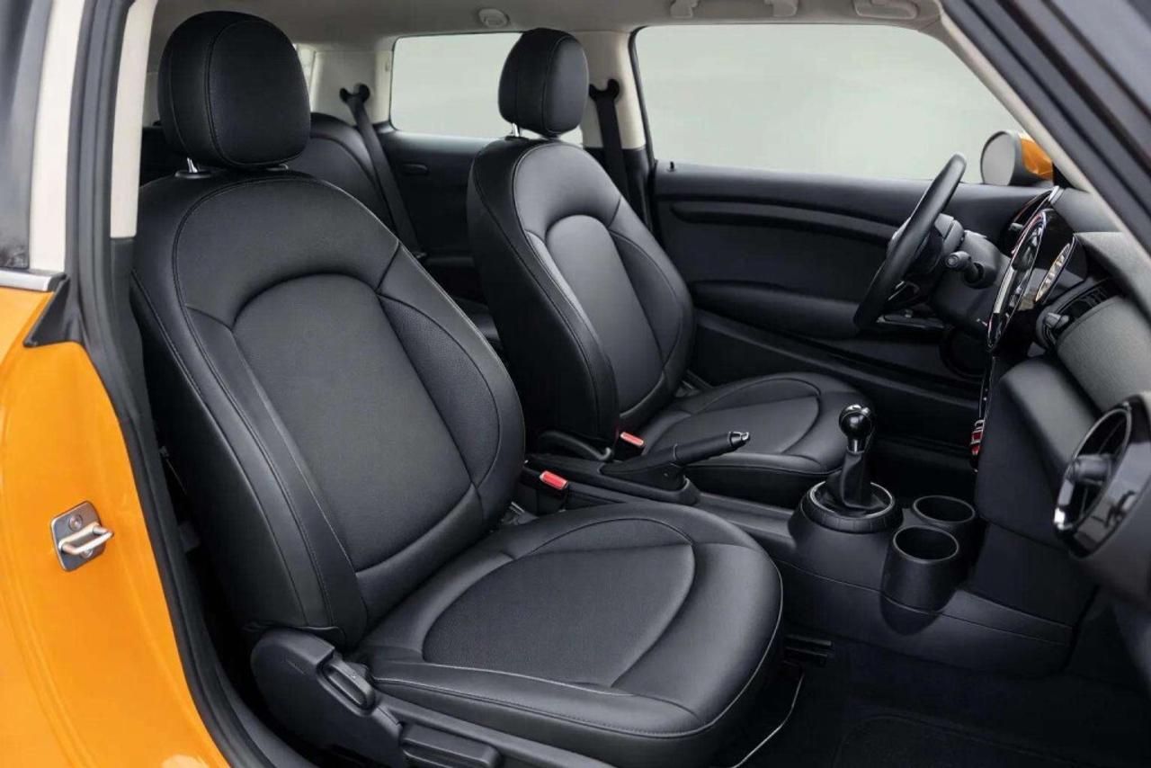 2015 MINI Cooper Hardtop 3 DOOR Photo