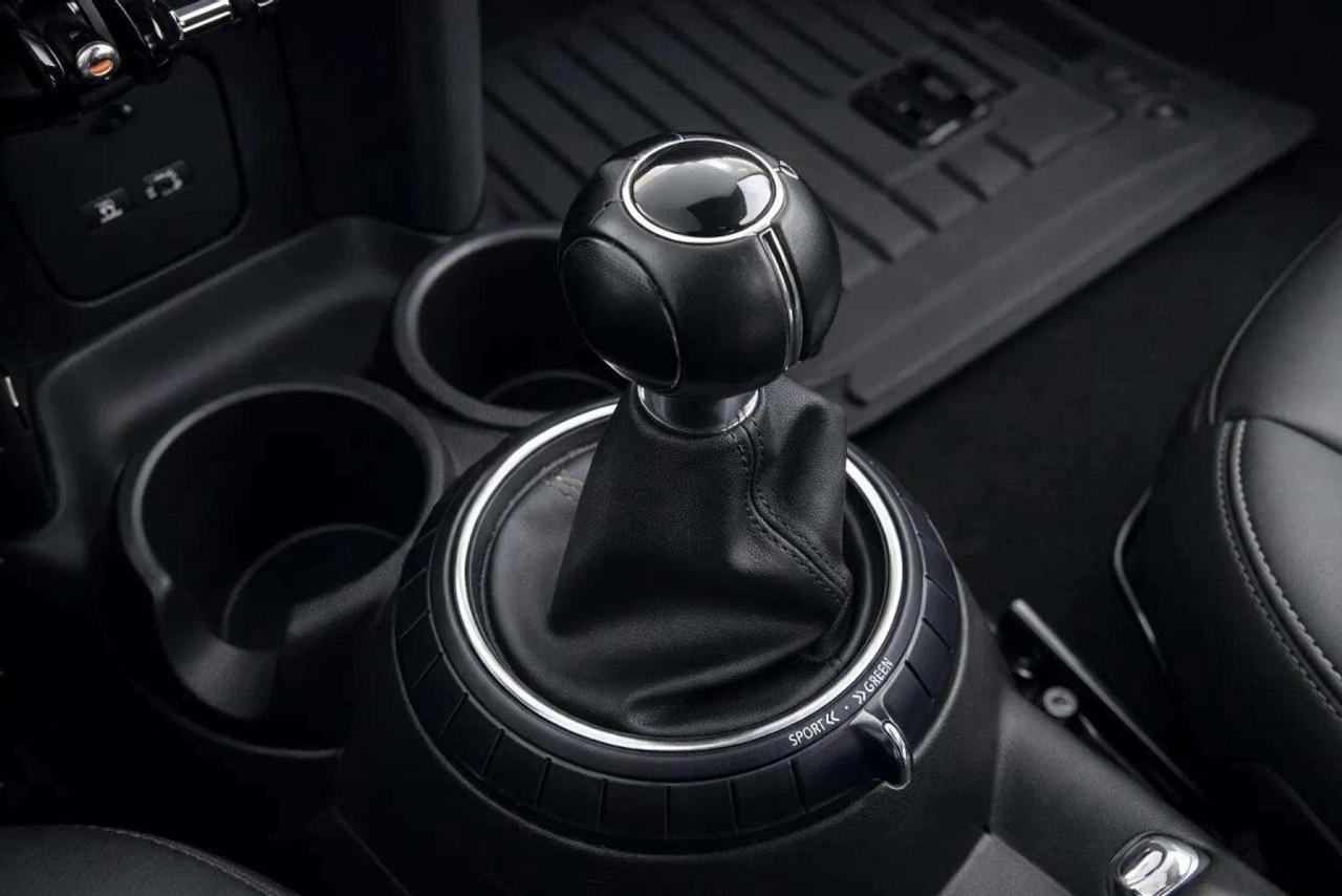 2015 MINI Cooper Hardtop 3 DOOR Photo