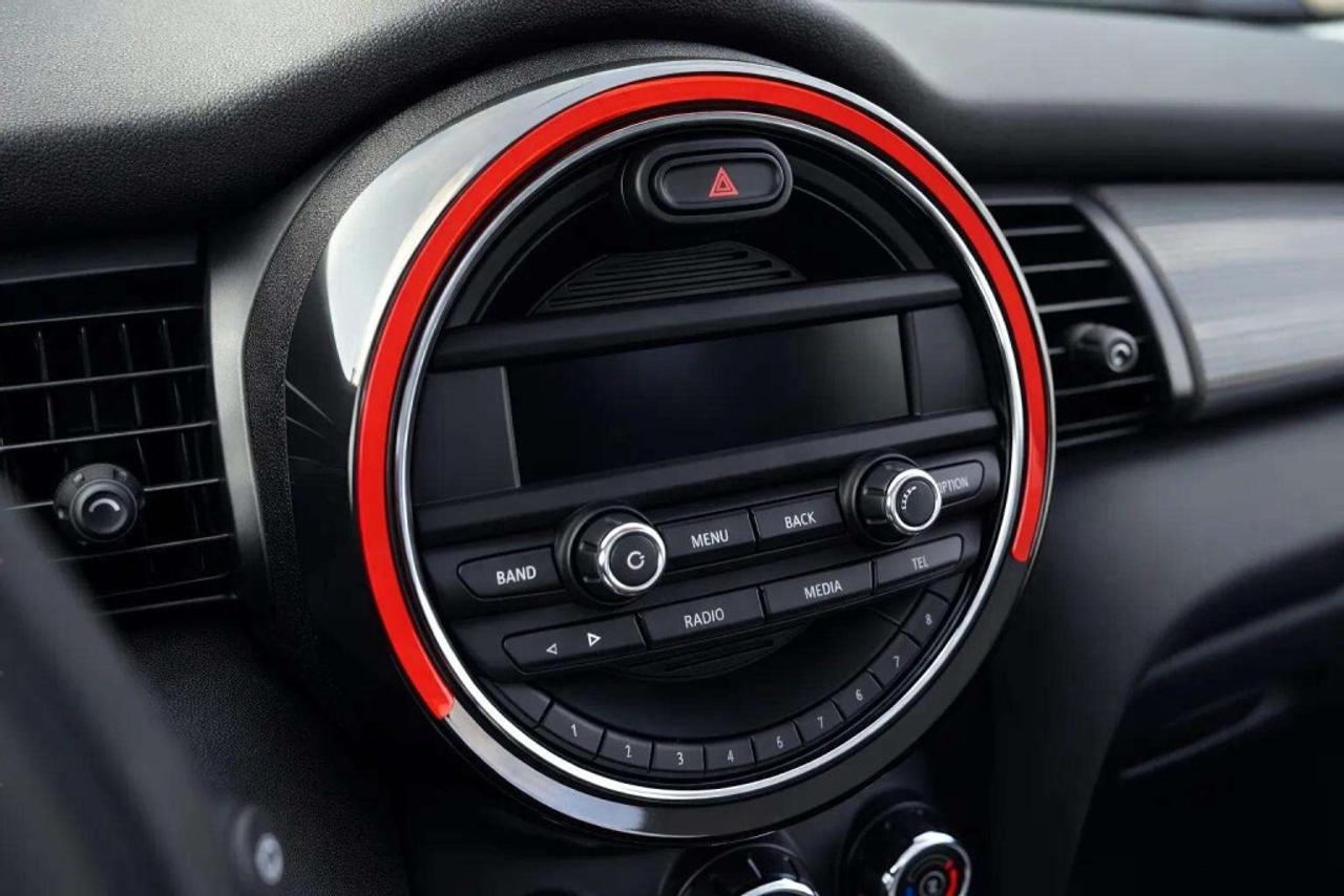 2015 MINI Cooper Hardtop 3 DOOR Photo