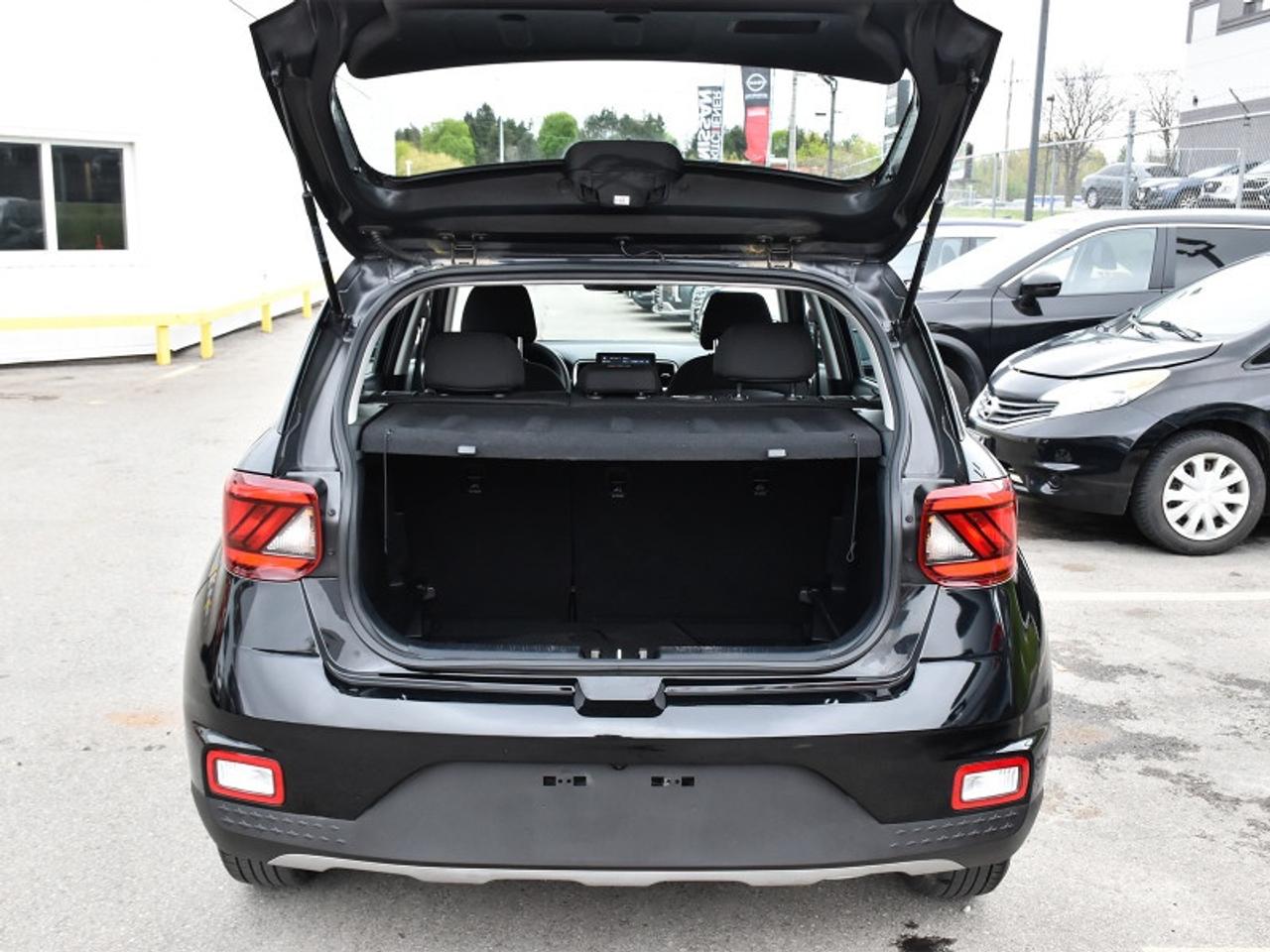 2023 Hyundai Venue Essential   CarPlay   Android Auto   Cruise Contro Photo