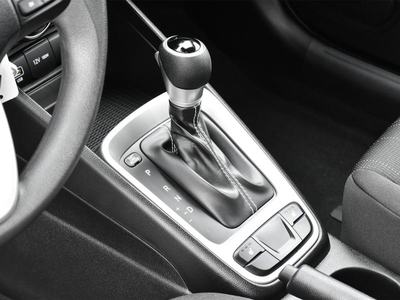 2023 Hyundai Venue Essential   CarPlay   Android Auto   Cruise Contro Photo
