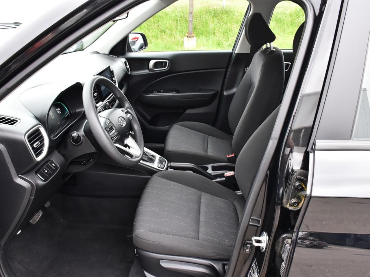 2023 Hyundai Venue Essential   CarPlay   Android Auto   Cruise Contro Photo