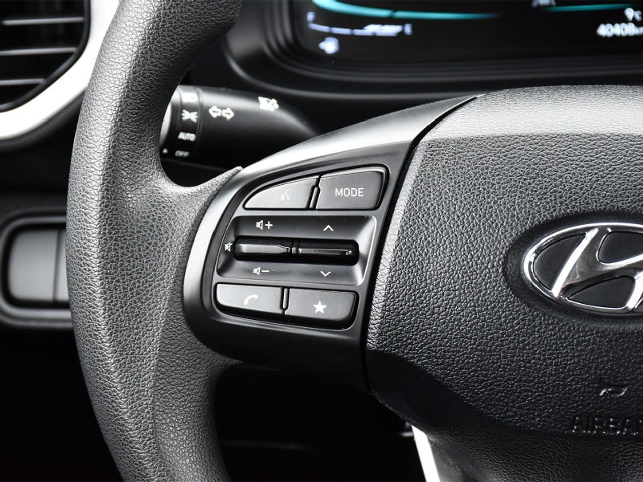 2023 Hyundai Venue Essential   CarPlay   Android Auto   Cruise Contro Photo