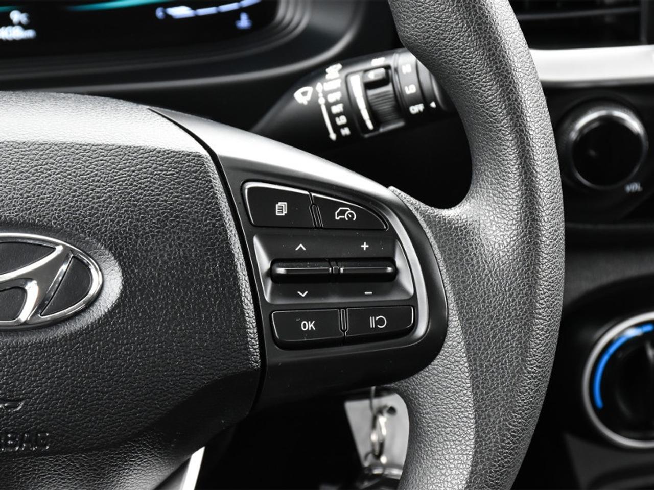 2023 Hyundai Venue Essential   CarPlay   Android Auto   Cruise Contro Photo