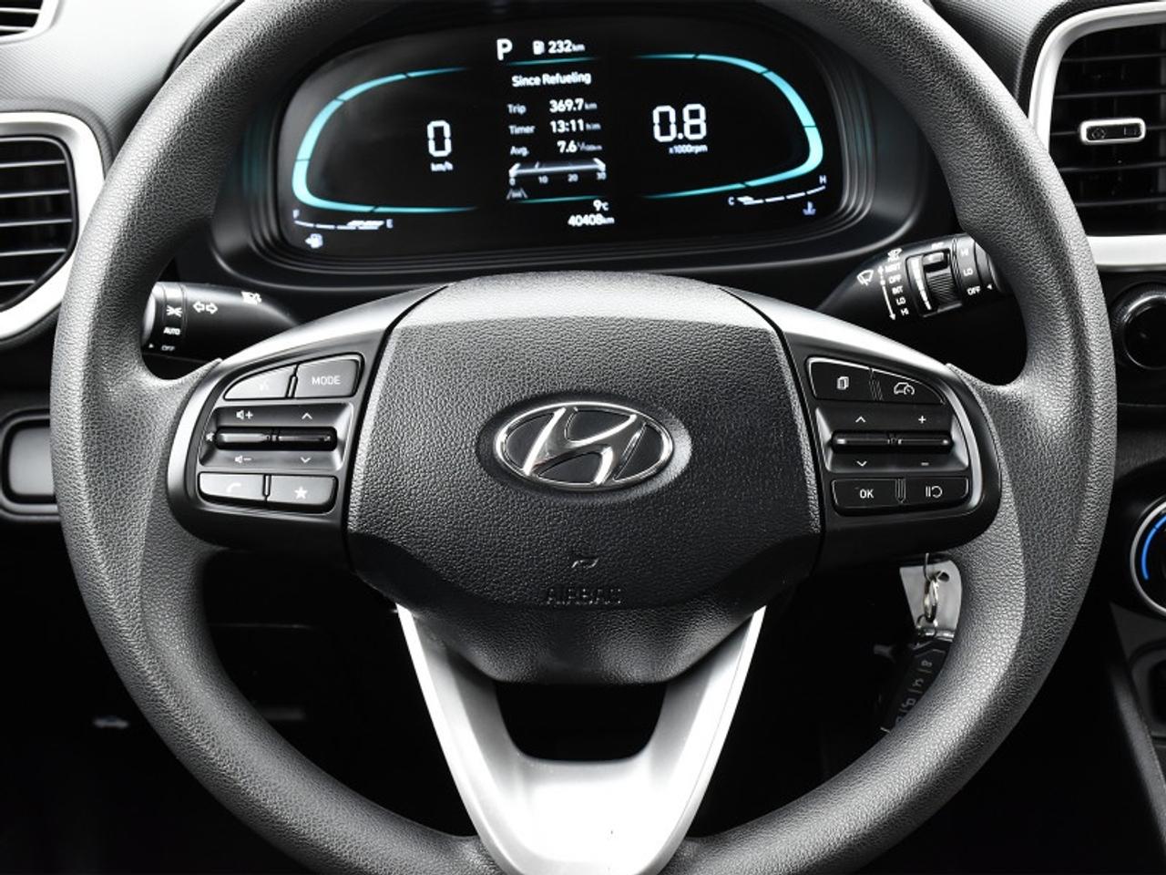 2023 Hyundai Venue Essential   CarPlay   Android Auto   Cruise Contro Photo