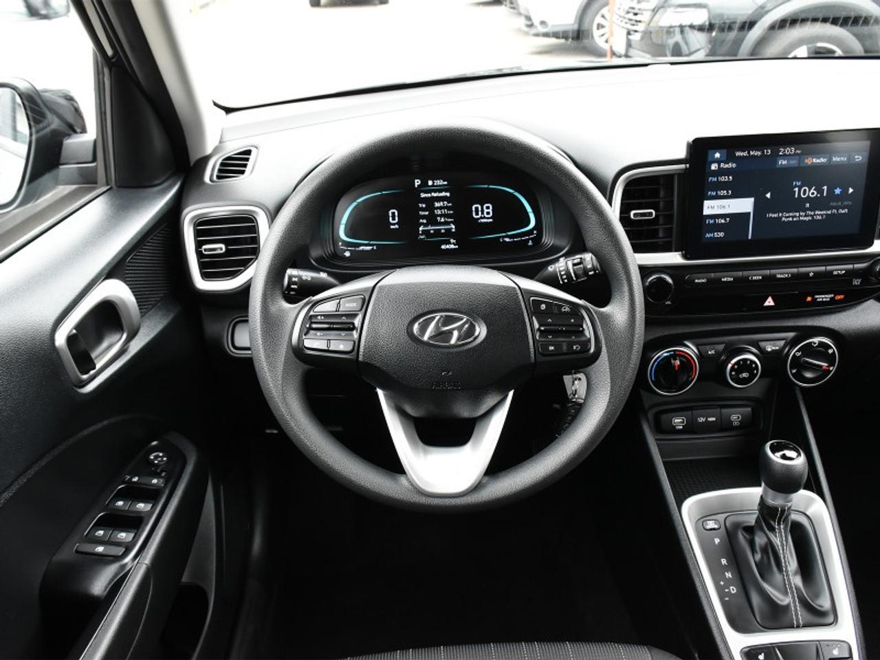 2023 Hyundai Venue Essential   CarPlay   Android Auto   Cruise Contro Photo