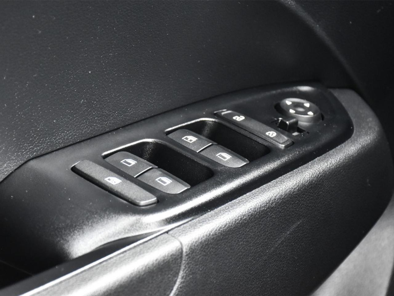 2023 Hyundai Venue Essential   CarPlay   Android Auto   Cruise Contro Photo