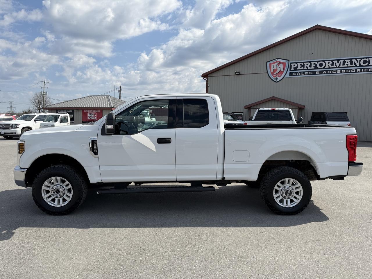 2019 Ford F-350 XLT 4WD SuperCab 6.75' Box Photo