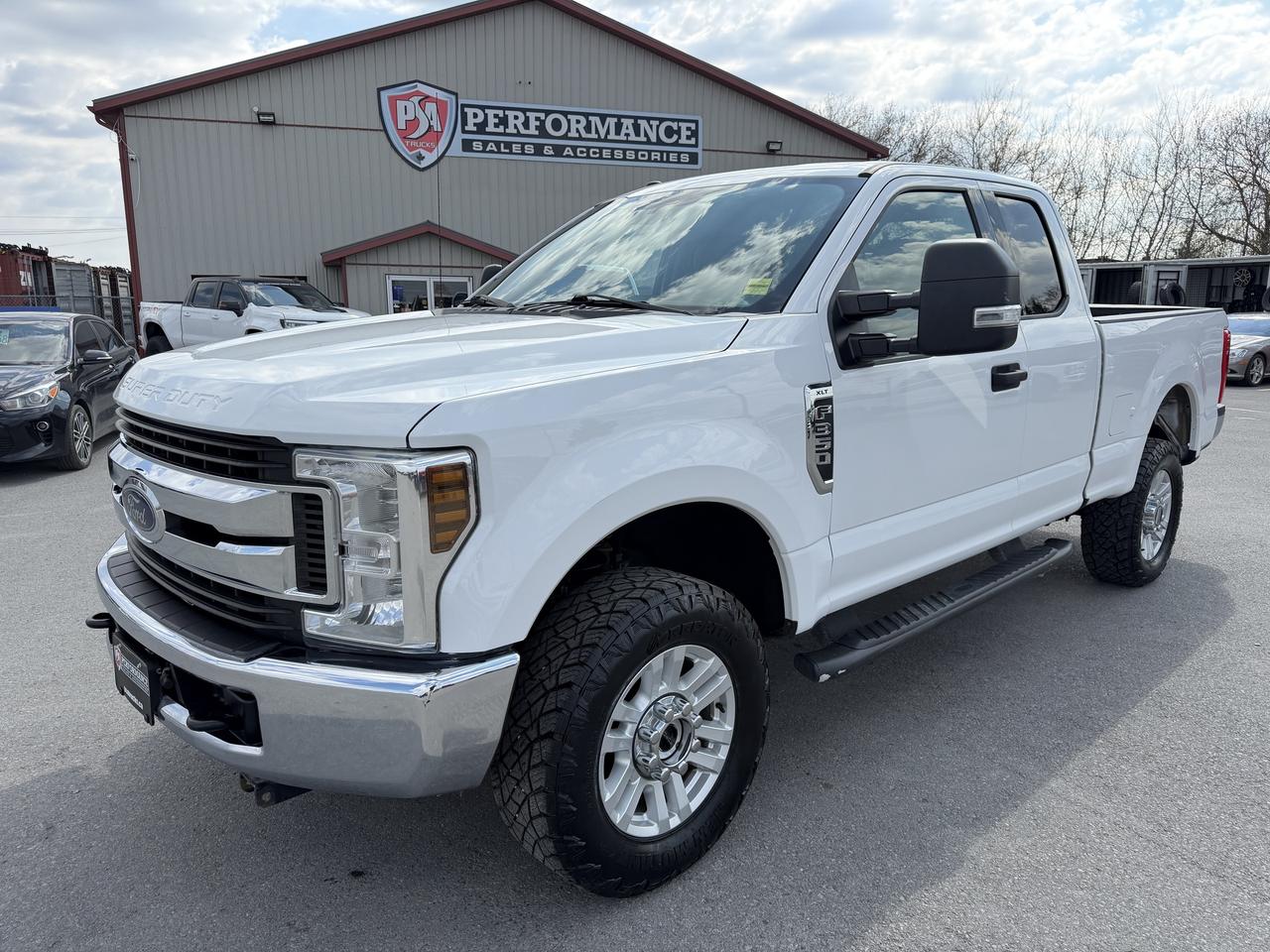 2019 Ford F-350 XLT 4WD SuperCab 6.75' Box Photo0