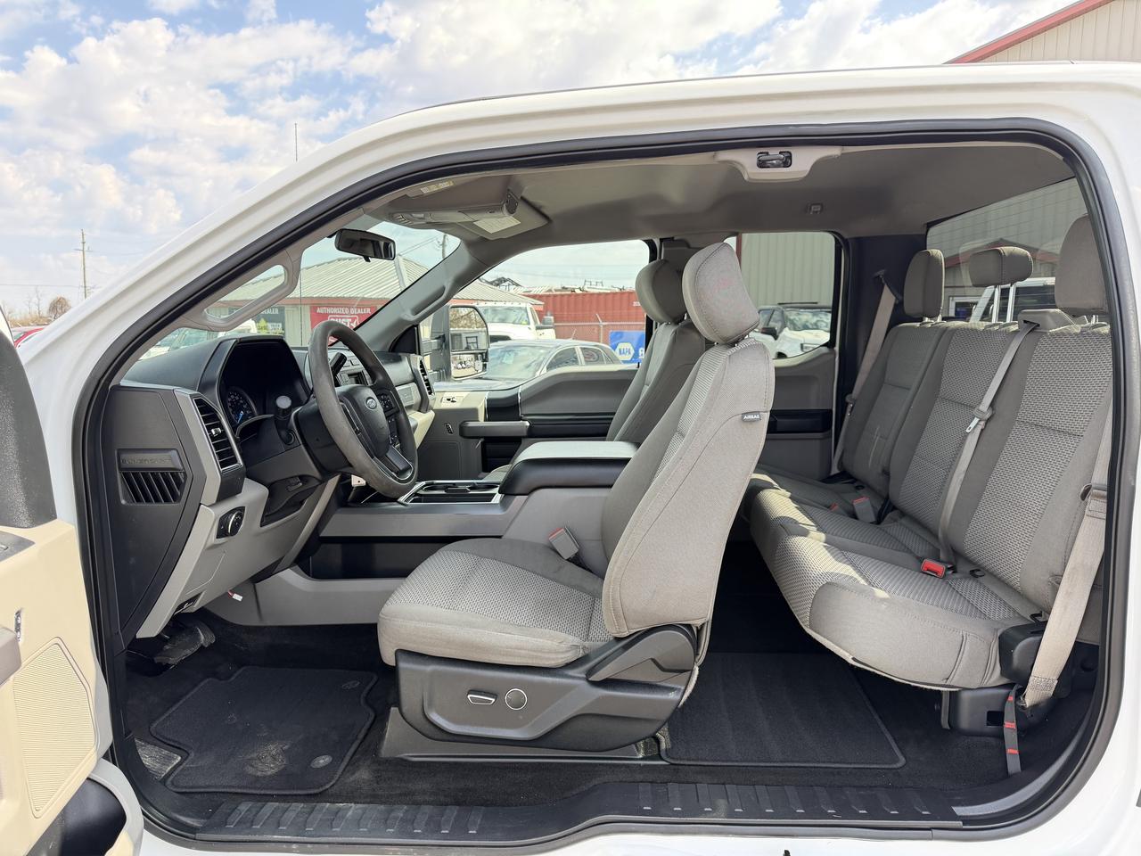 2019 Ford F-350 XLT 4WD SuperCab 6.75' Box Photo