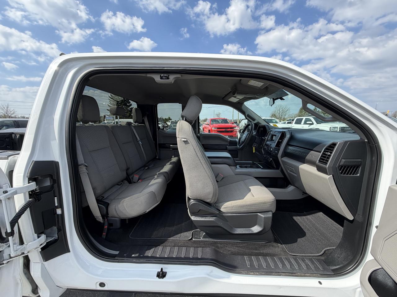 2019 Ford F-350 XLT 4WD SuperCab 6.75' Box Photo