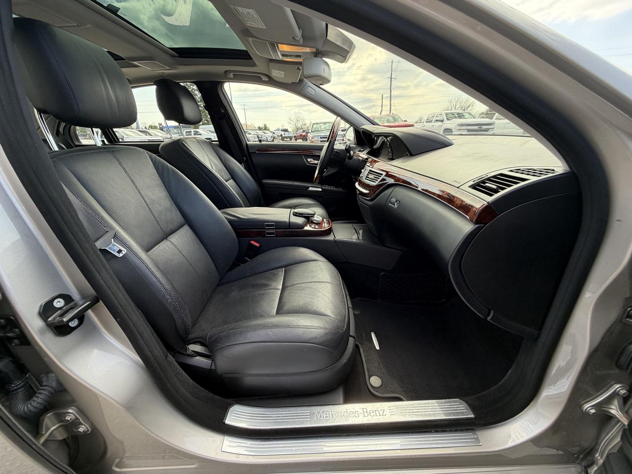 2008 Mercedes-Benz S-Class 4dr Sdn 5.5L V8 4MATIC Photo