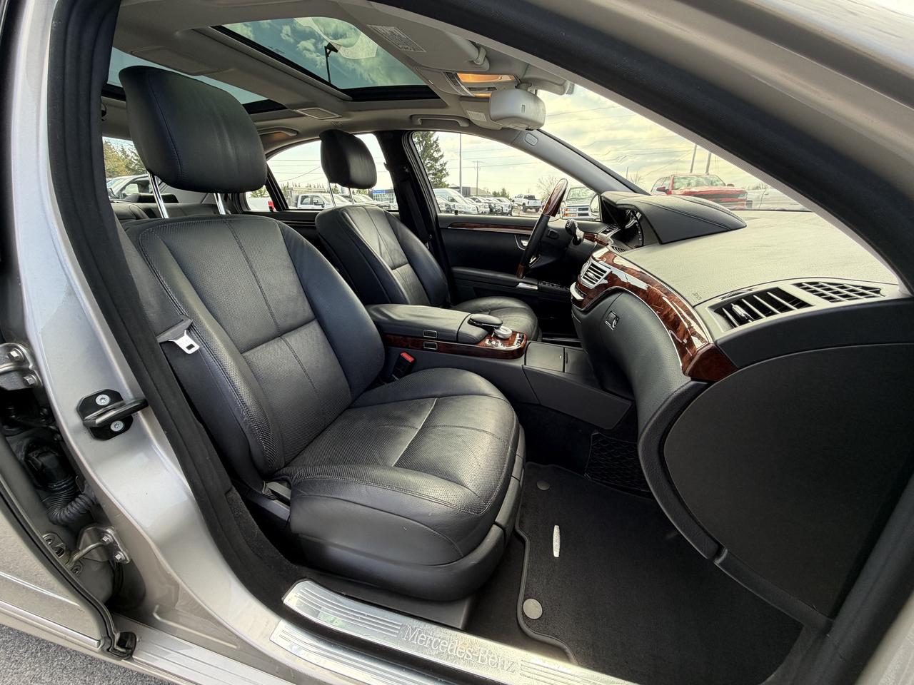 2008 Mercedes-Benz S-Class 4dr Sdn 5.5L V8 4MATIC Photo