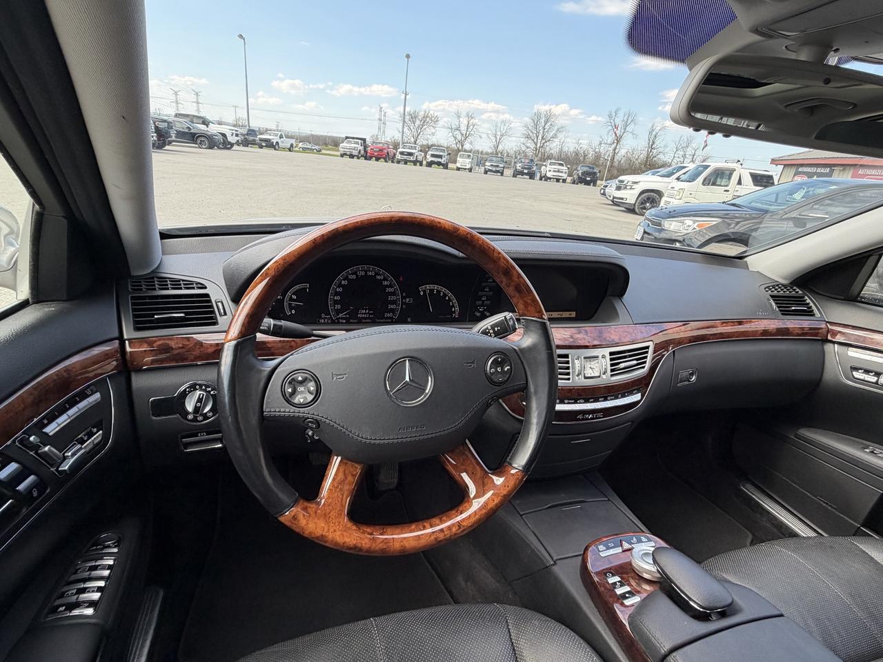2008 Mercedes-Benz S-Class 4dr Sdn 5.5L V8 4MATIC Photo