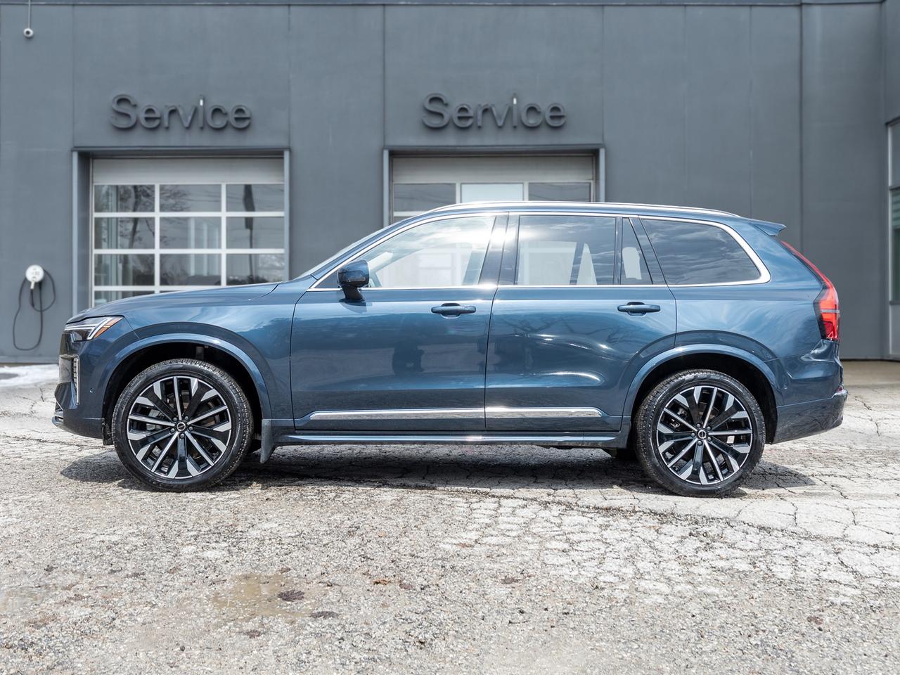 2026 Volvo XC90 B6 AWD ULTRA  LIKE NEW  LOW KM  DENIM BLUE  CPO Photo2
