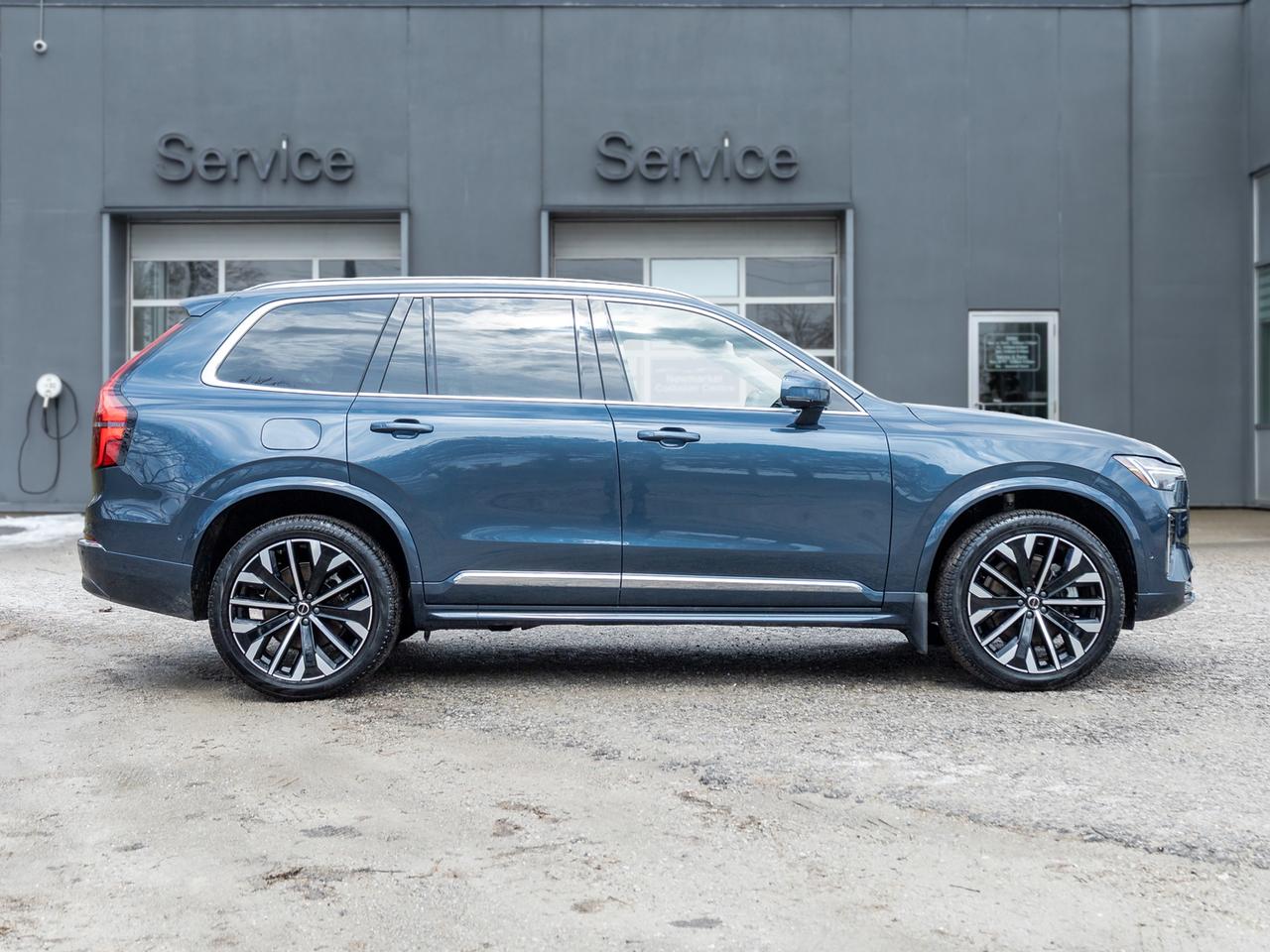 2026 Volvo XC90 B6 AWD ULTRA  LIKE NEW  LOW KM  DENIM BLUE  CPO Photo