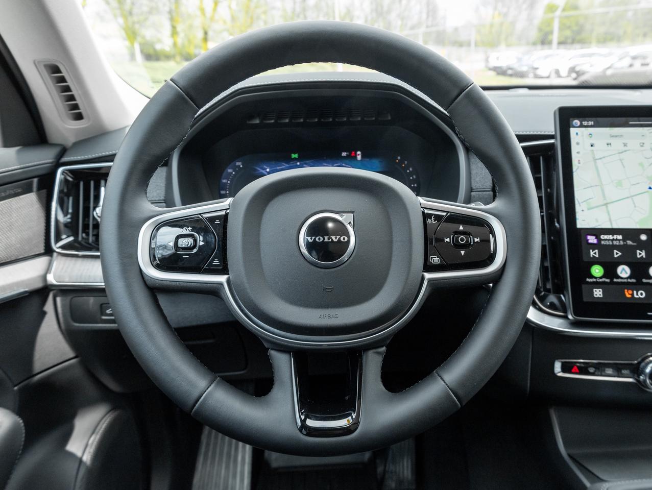 2026 Volvo XC90 B6 AWD ULTRA  LIKE NEW  LOW KM  DENIM BLUE  CPO Photo