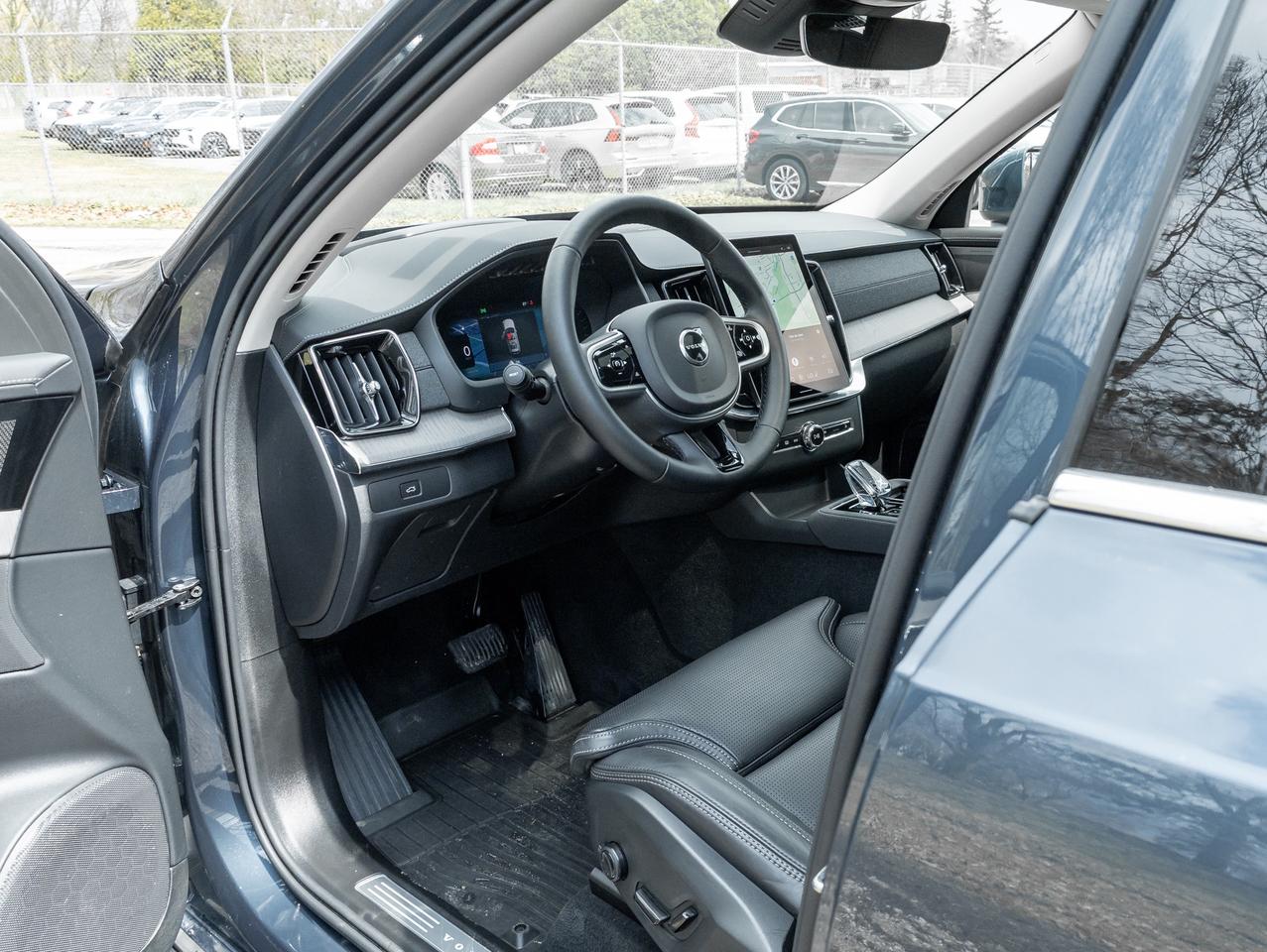 2026 Volvo XC90 B6 AWD ULTRA  LIKE NEW  LOW KM  DENIM BLUE  CPO Photo