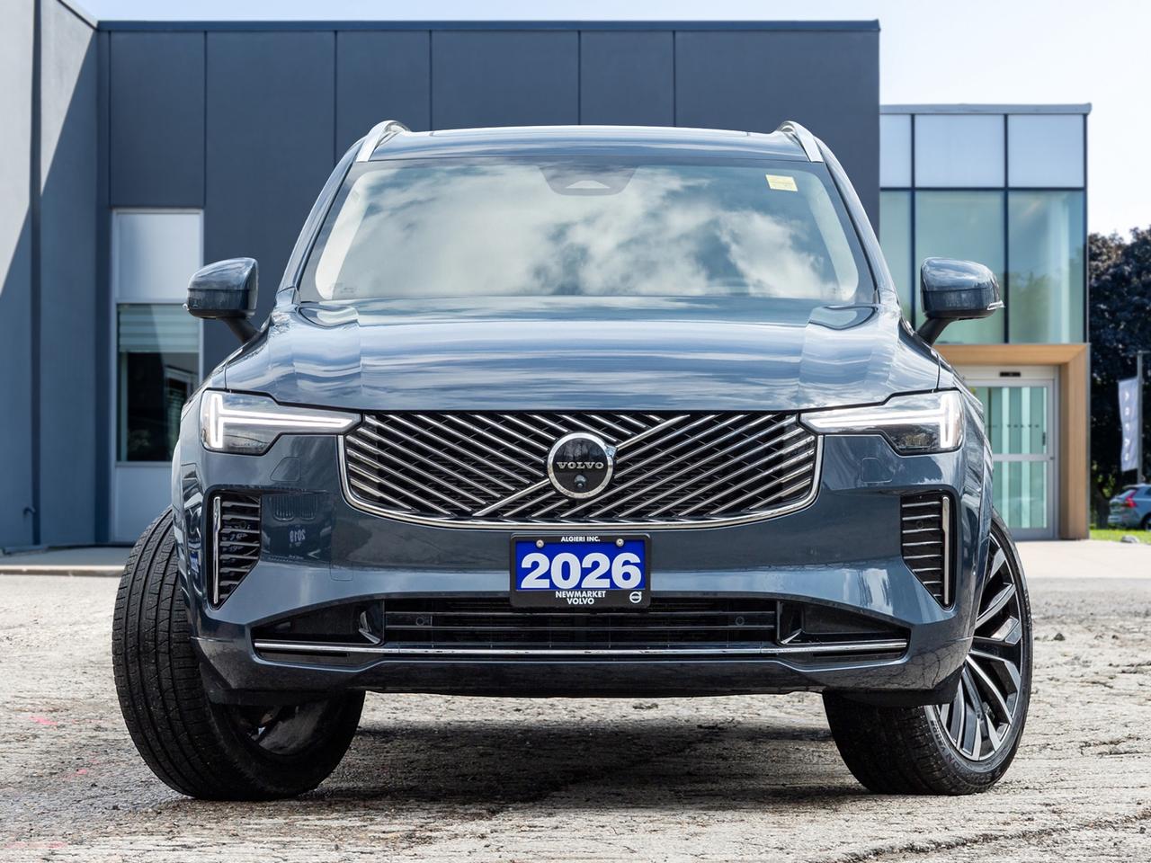 2026 Volvo XC90 B6 AWD ULTRA  LIKE NEW  LOW KM  DENIM BLUE  2.99%* Photo
