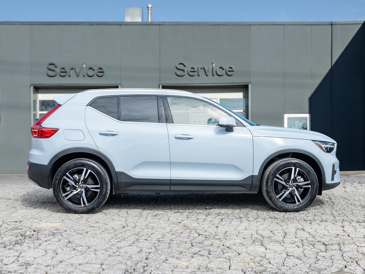 2025 Volvo XC40 B5 AWD  CPO FINANACE RATE 3.49%* UP TO 84 MONTH Photo4