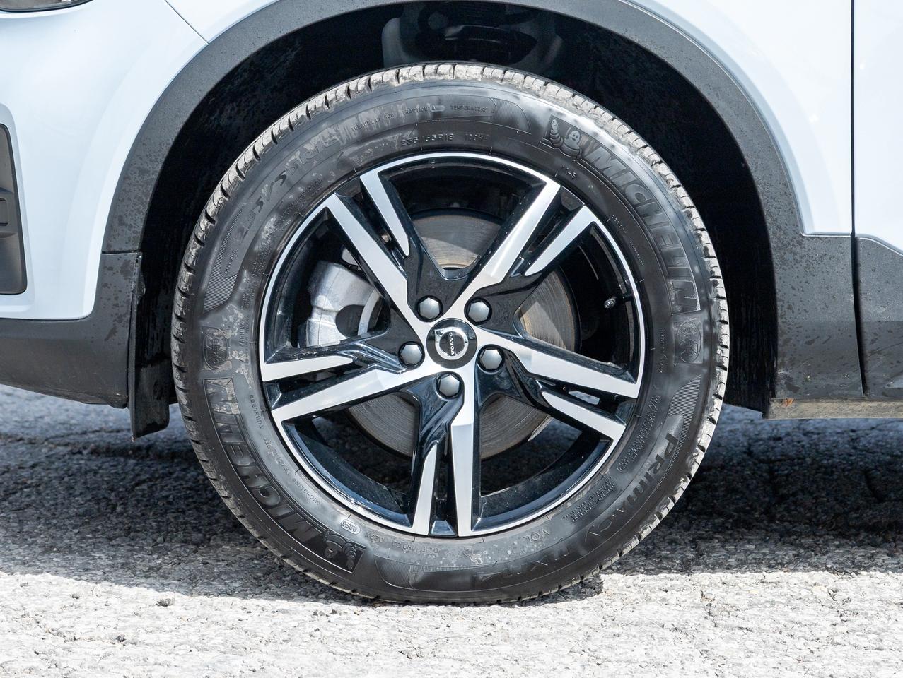 2025 Volvo XC40 B5 AWD  CPO FINANACE RATE 3.49%* UP TO 84 MONTH Photo
