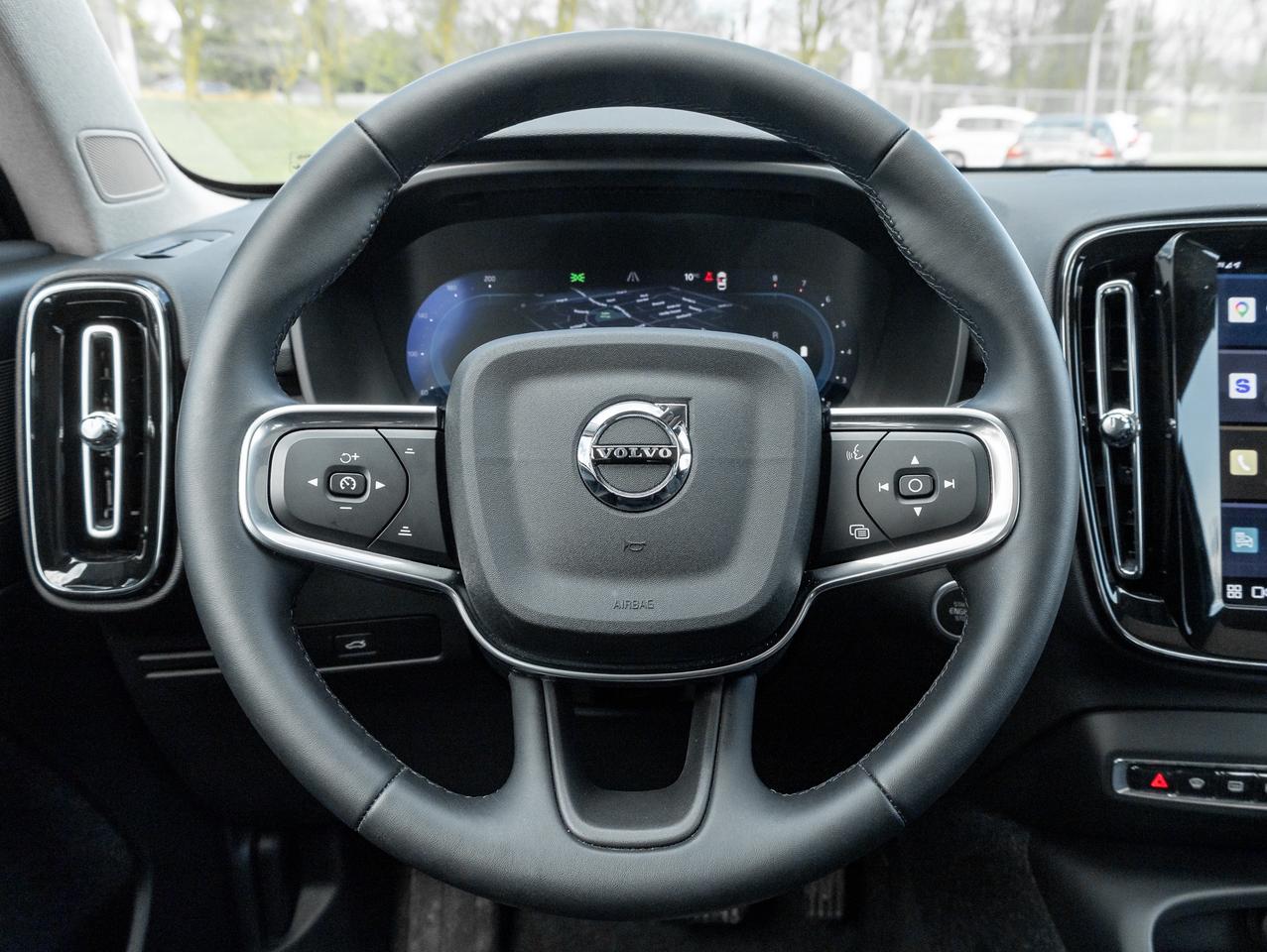 2025 Volvo XC40 B5 AWD  CPO FINANACE RATE 3.49%* UP TO 84 MONTH Photo
