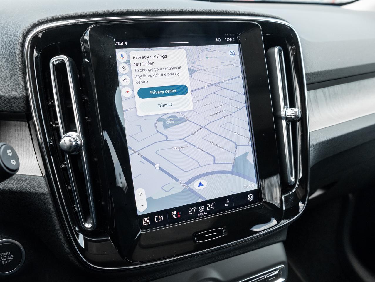 2025 Volvo XC40 B5 AWD  CPO FINANACE RATE 3.49%* UP TO 84 MONTH Photo