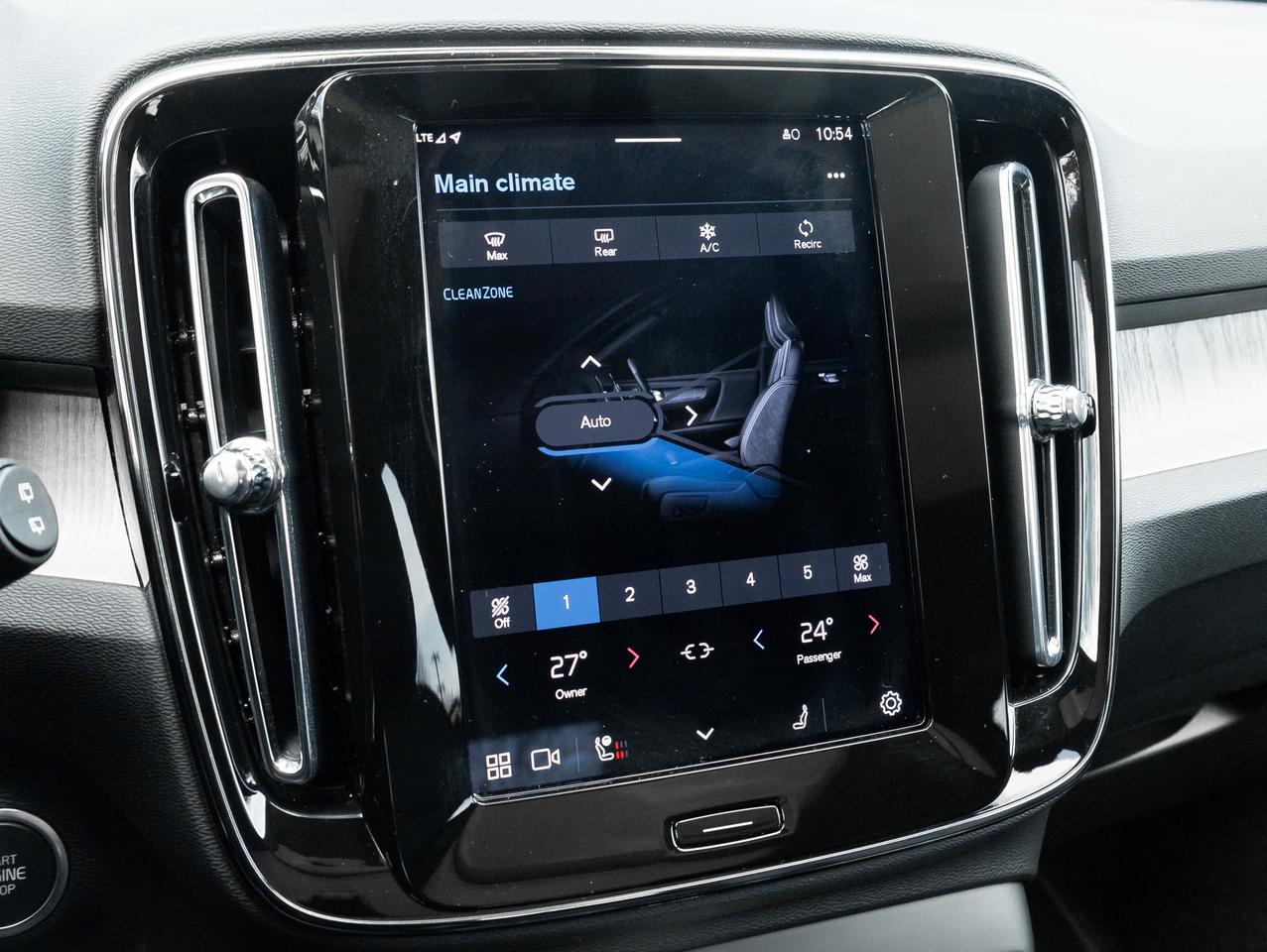 2025 Volvo XC40 B5 AWD  CPO FINANACE RATE 3.49%* UP TO 84 MONTH Photo