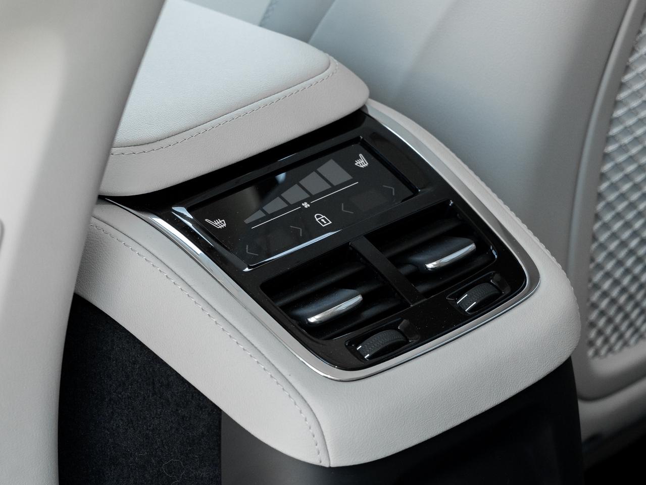 2025 Volvo XC90 Recharge 2025.5 T8 AWD ULTRA  MASSAGE SEATS  B&WILKINS  CPO Photo