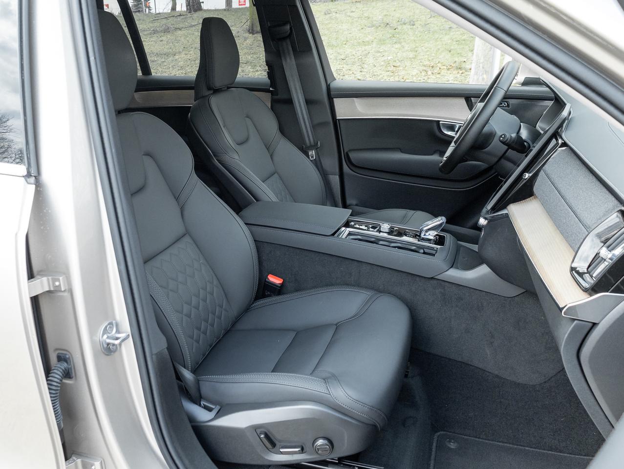 2026 Volvo XC90 B6 AWD PLUS  HARMAN KARDON  CPO RATE FROM 3.49%* Photo