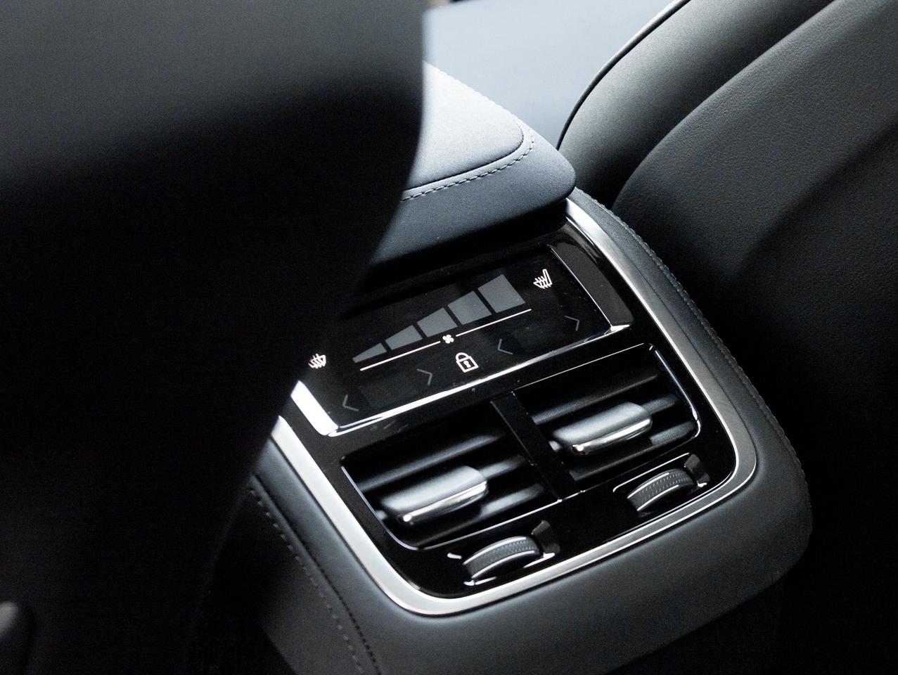 2026 Volvo XC90 B6 AWD PLUS  HARMAN KARDON  CPO RATE FROM 3.49%* Photo