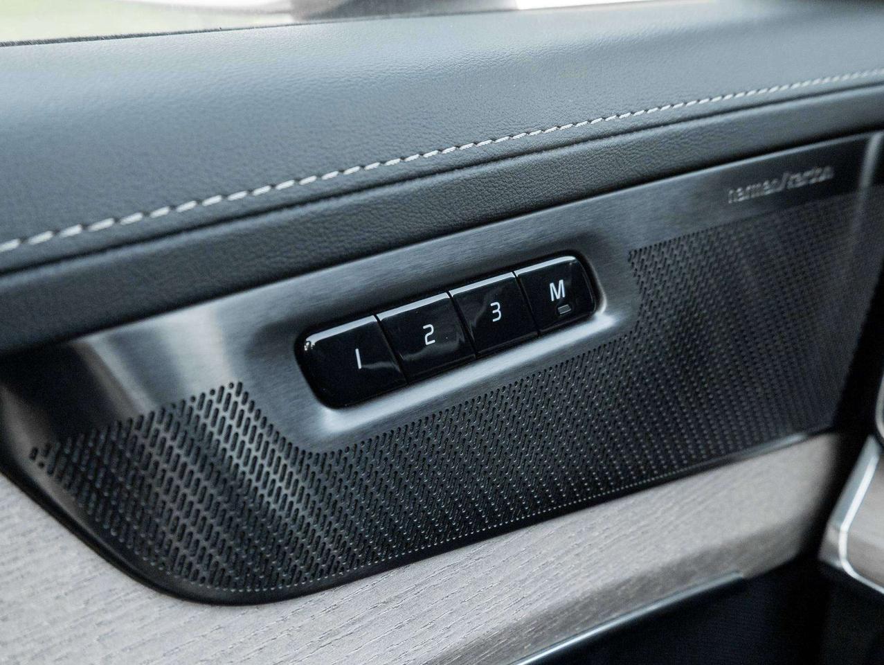 2026 Volvo XC90 B6 AWD PLUS^Harman Kardon^Volvo CPO Rate fr 2.99%* Photo