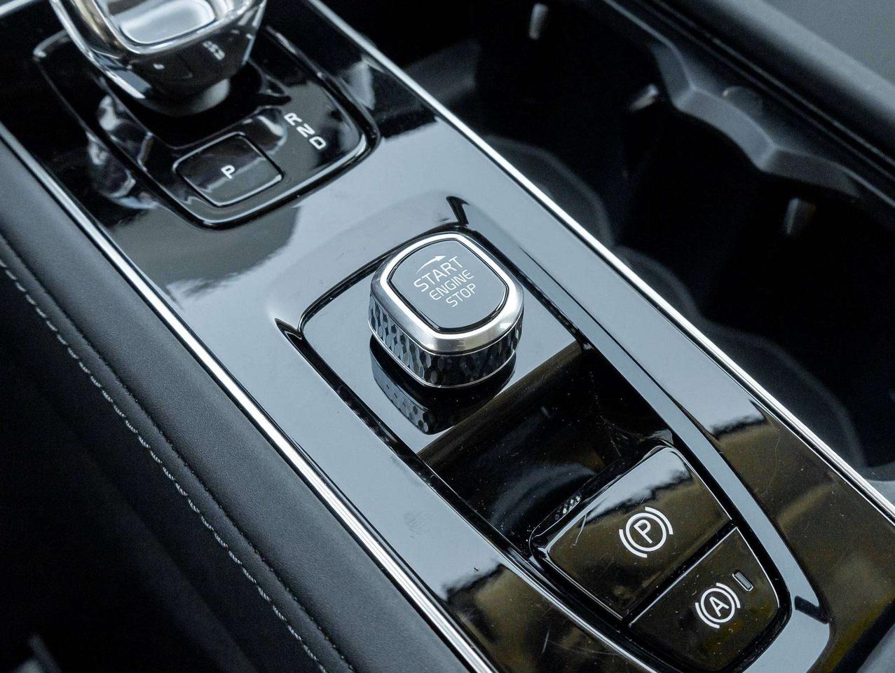 2026 Volvo XC90 B6 AWD PLUS^Harman Kardon^Volvo CPO Rate fr 2.99%* Photo