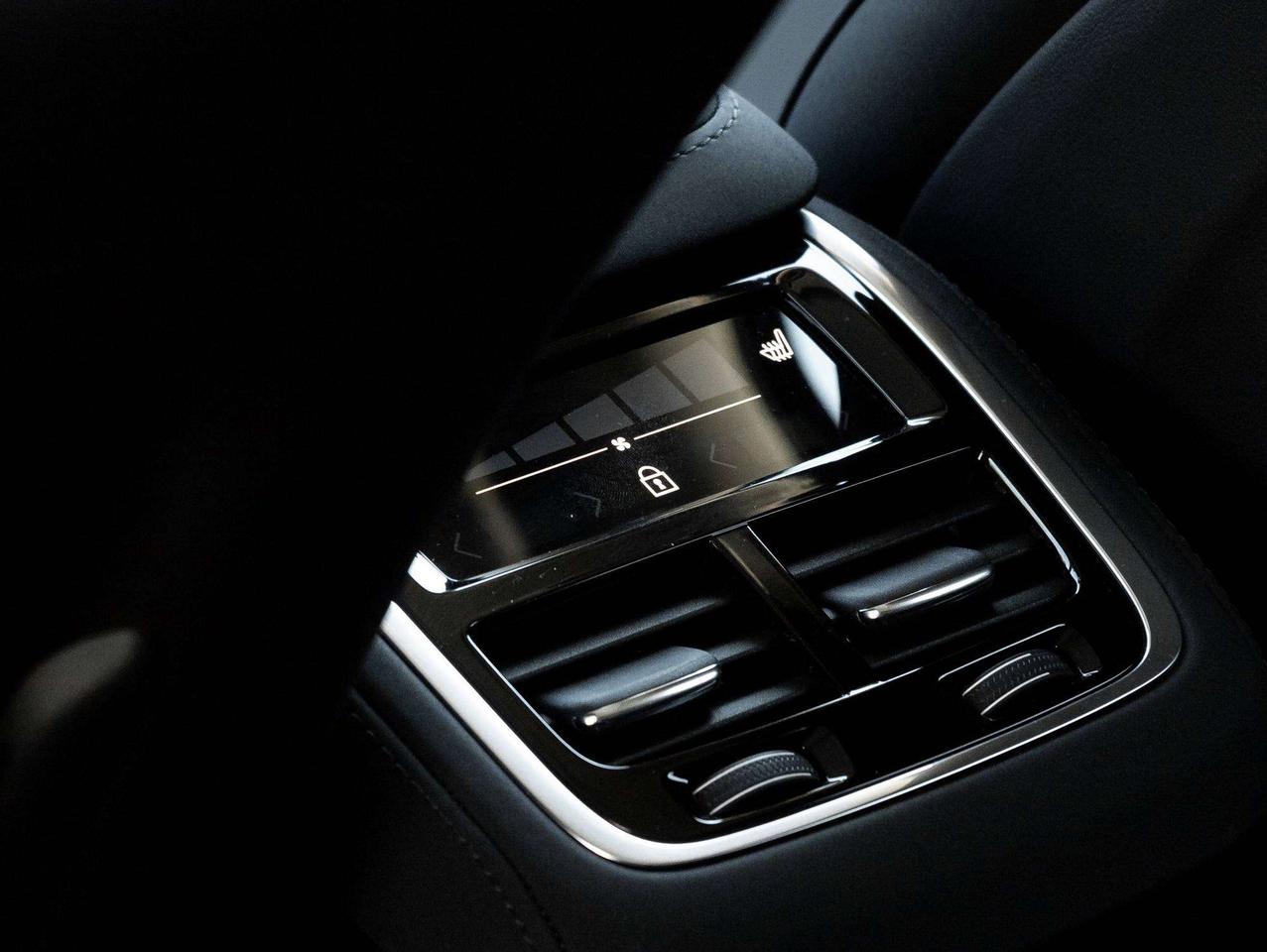2026 Volvo XC90 B6 AWD PLUS^Harman Kardon^Volvo CPO Rate fr 2.99%* Photo