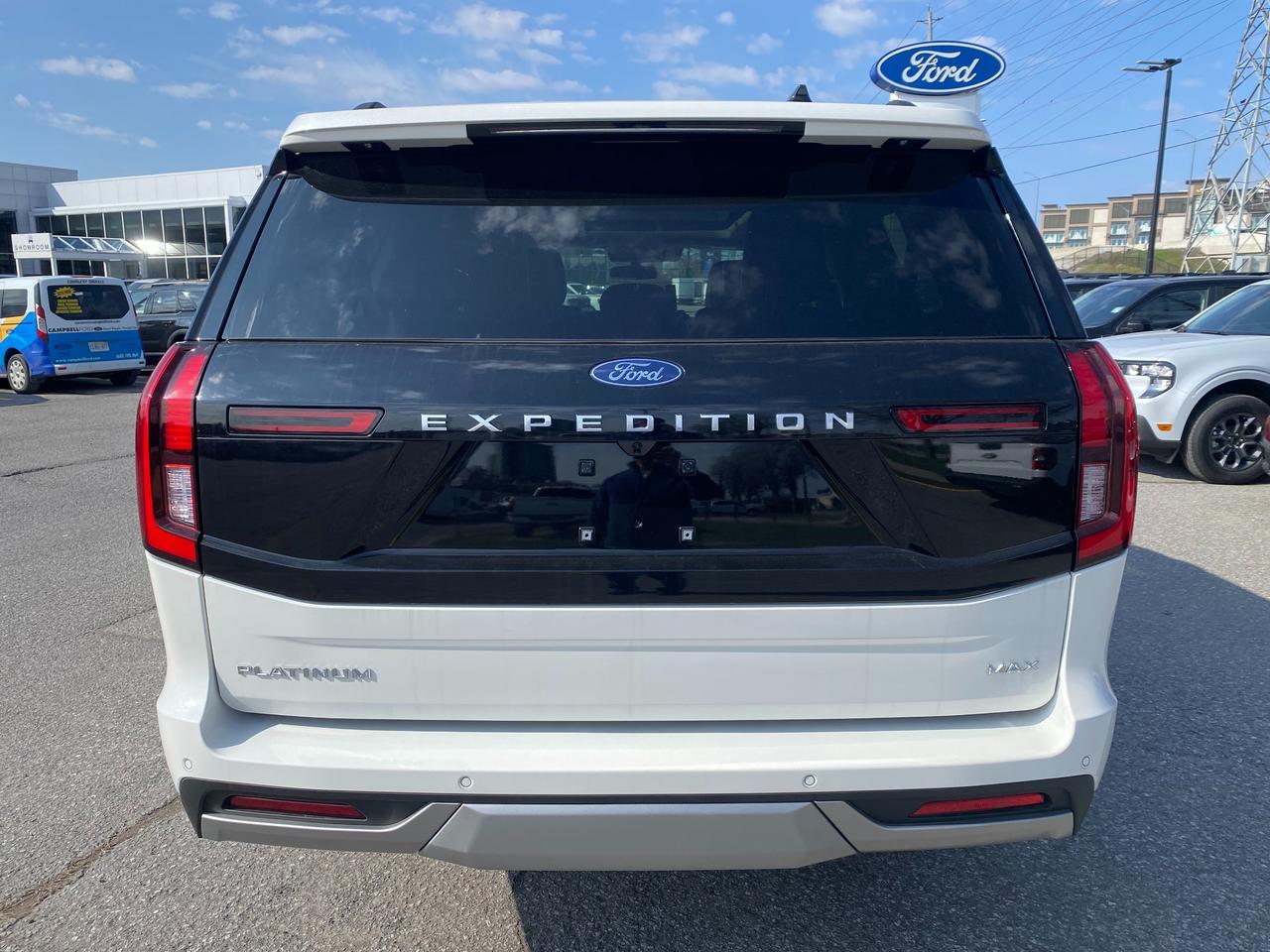2026 Ford Expedition Max Platinum 4dr 4x4 Photo4