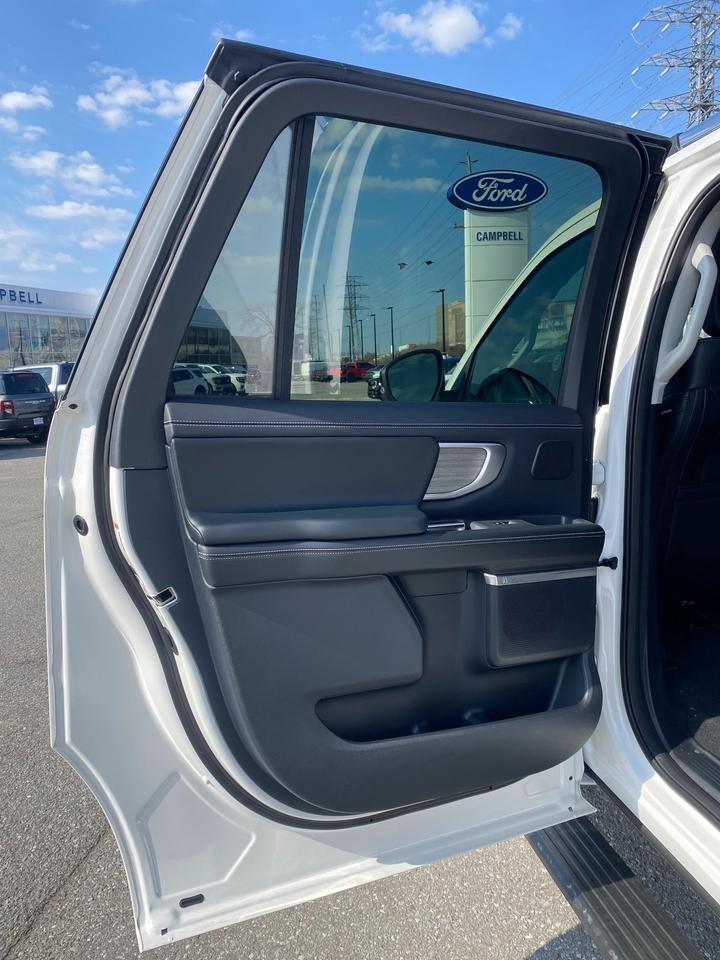 2026 Ford Expedition Max Platinum 4dr 4x4 Photo