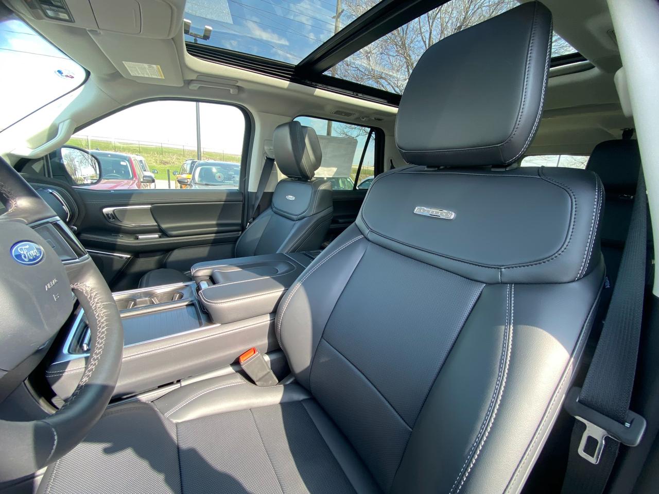 2026 Ford Expedition Max Platinum 4dr 4x4 Photo