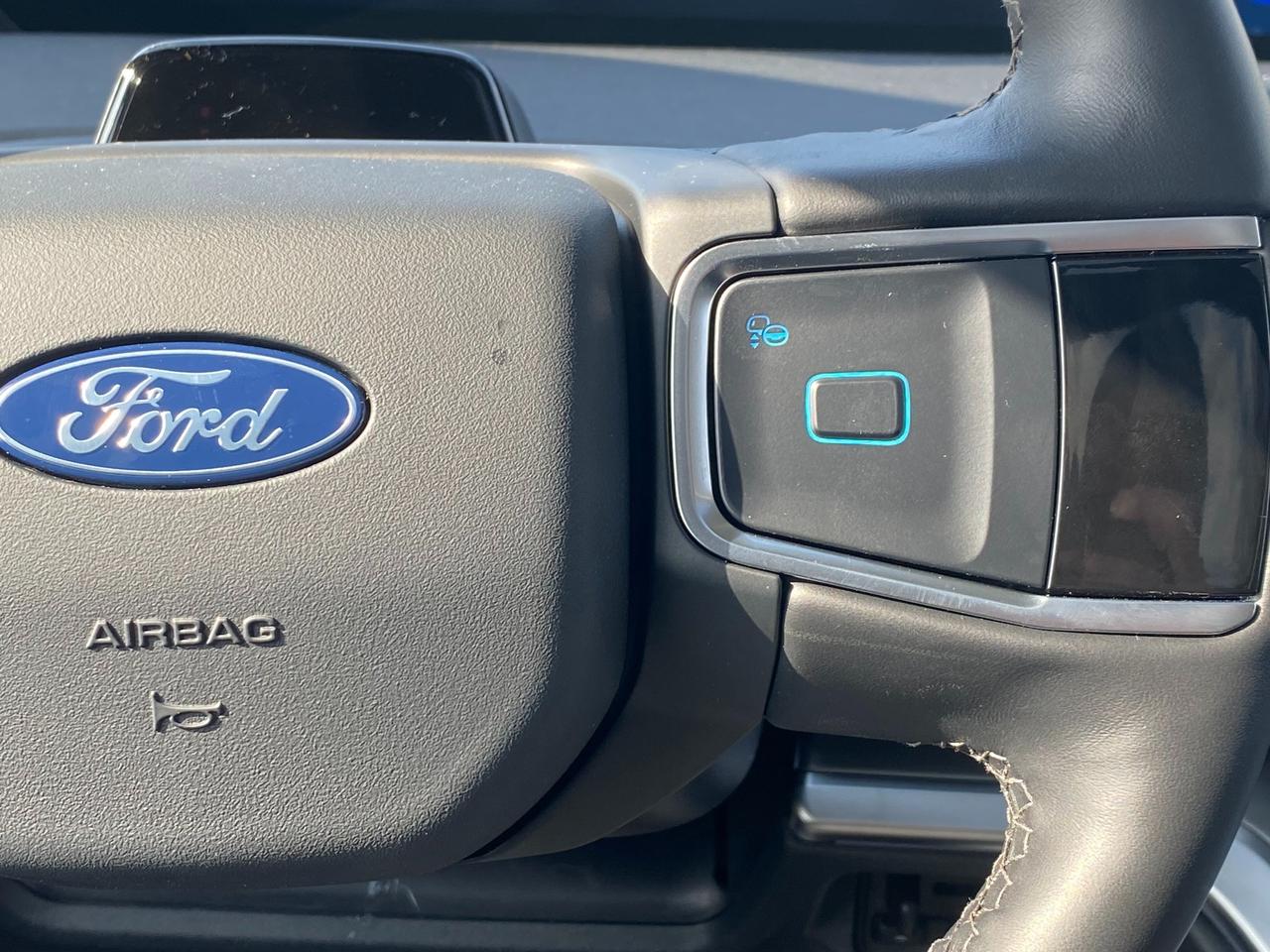 2026 Ford Expedition Max Platinum 4dr 4x4 Photo