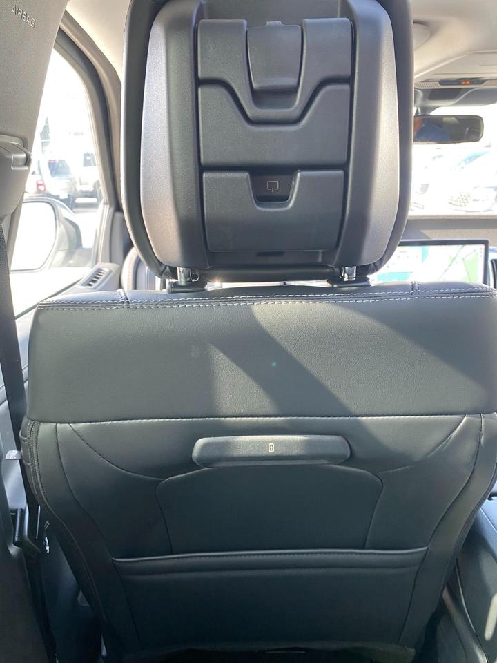 2026 Ford Expedition Max Platinum 4dr 4x4 Photo