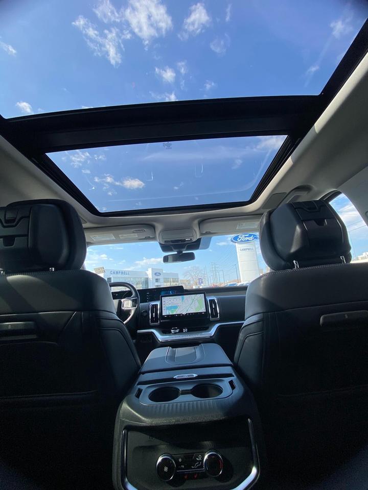 2026 Ford Expedition Max Platinum 4dr 4x4 Photo