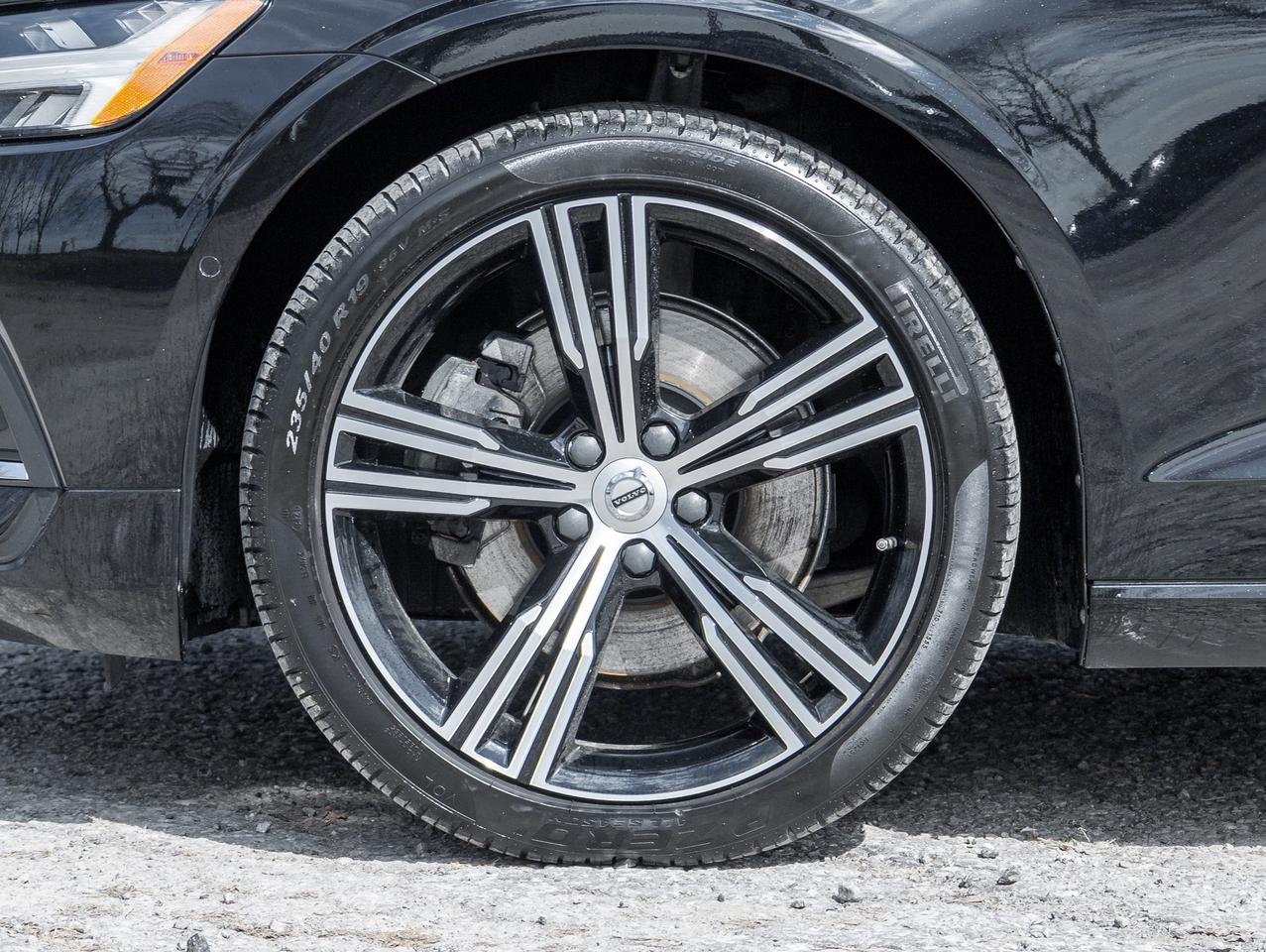 2022 Volvo S60 B5 AWD INSCRIPTION  MASSAGE SEATS  HUD  CPO Photo