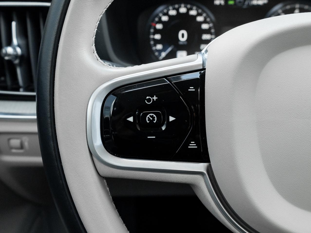 2022 Volvo S60 B5 AWD INSCRIPTION  MASSAGE SEATS  HUD  CPO Photo