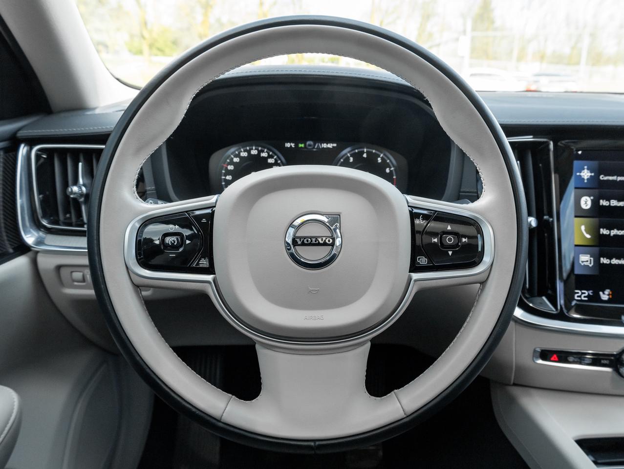 2022 Volvo S60 B5 AWD INSCRIPTION  MASSAGE SEATS  HUD  CPO Photo